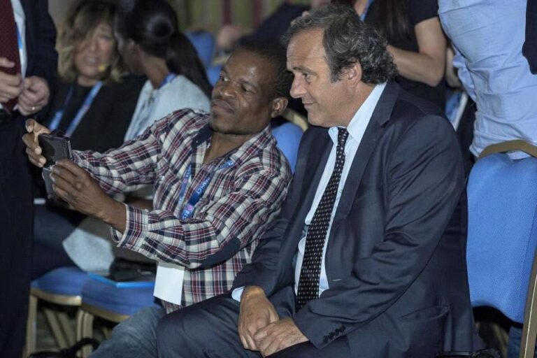 ZNVA volunteer with uefa president at conference 2016